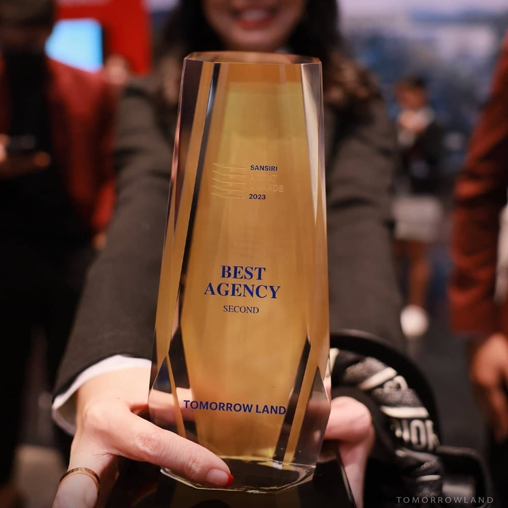 ถ้วยรางวัล Best Agency อันดับ 2 Sansiri Agent Awards 2023